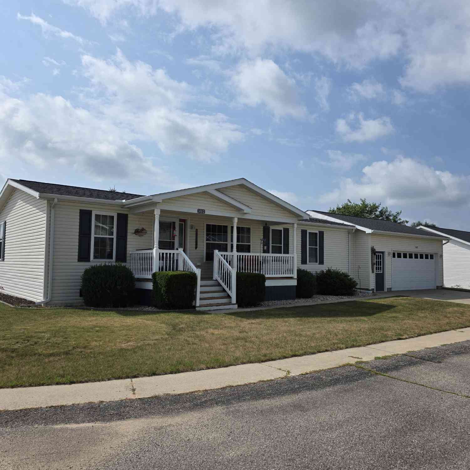 Mobile Home For Sale - 1402 Westwind Lane<br/> Fremont, MI 49412
