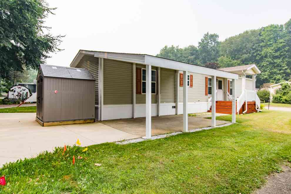 Mobile Home For Sale - 1403 Miss Ellie Drive<br/> Kalamazoo, MI 49009