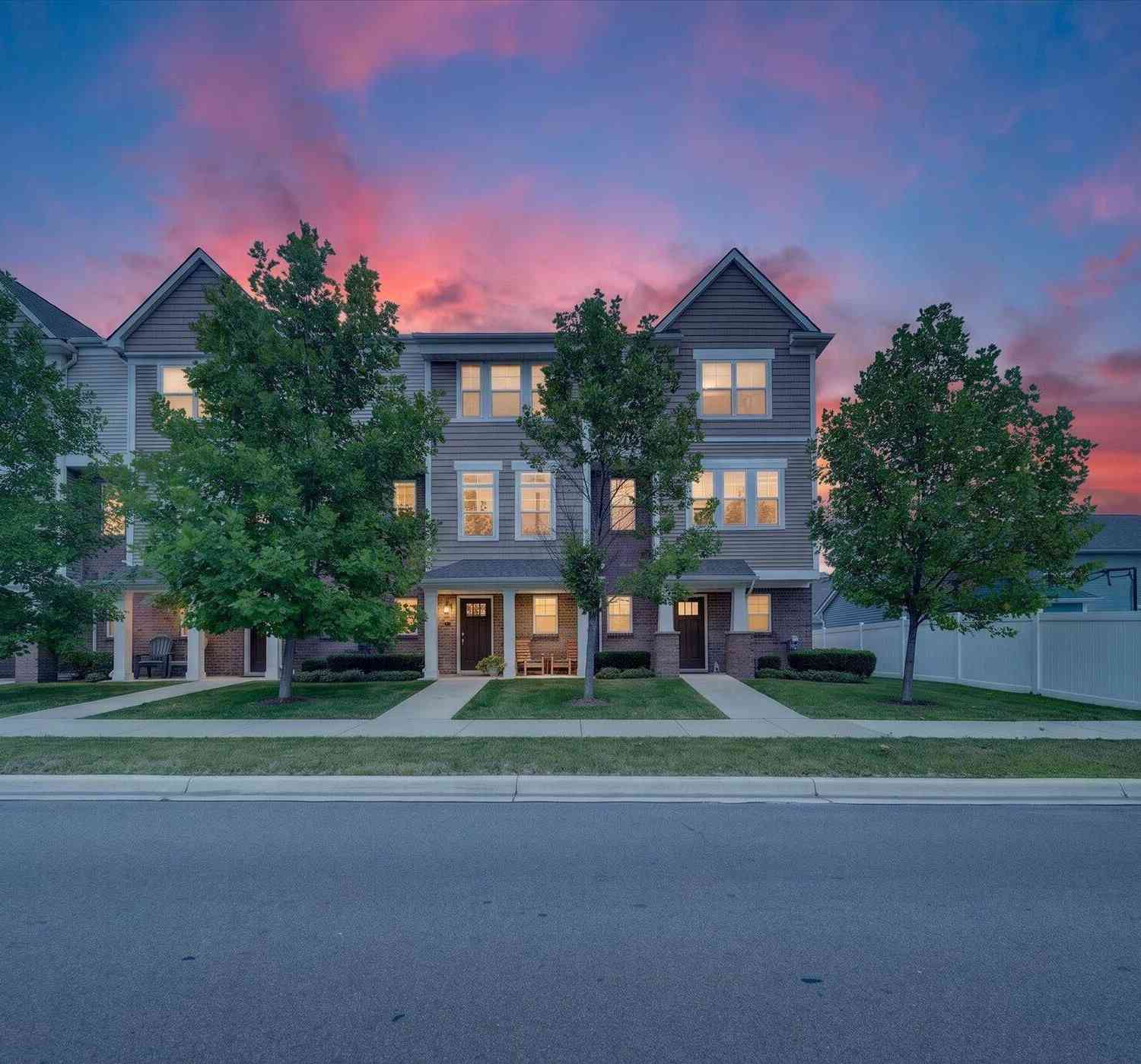 Condo For Sale - 2500 Normandy Road #67<br/> Royal Oak, MI 48073