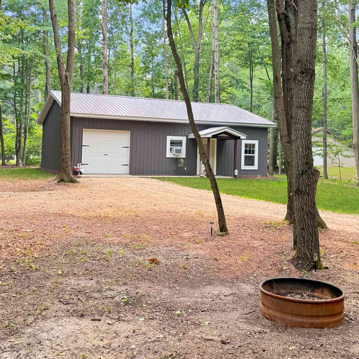 Homes For Sale - 99 Middle Trail<br/> Leroy, MI 49655