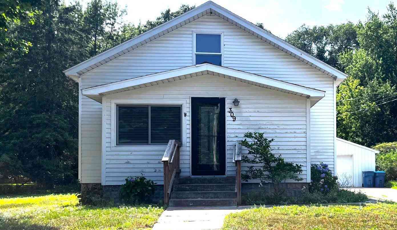 Homes For Rent - 309 Friant Street<br/> Ottawa County, Grand Haven, MI 49417