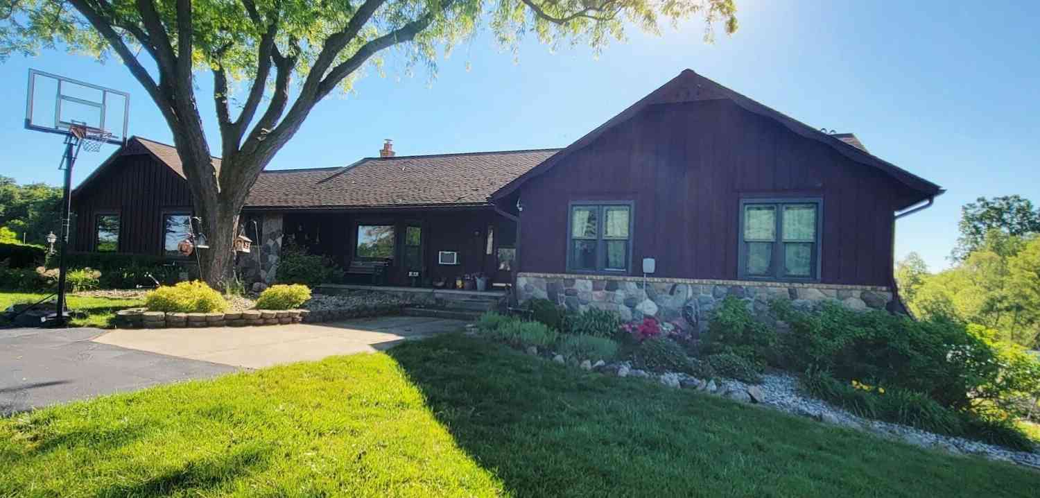 Homes For Sale - 9757 Kaiser Road<br/> Saline, MI 48176
