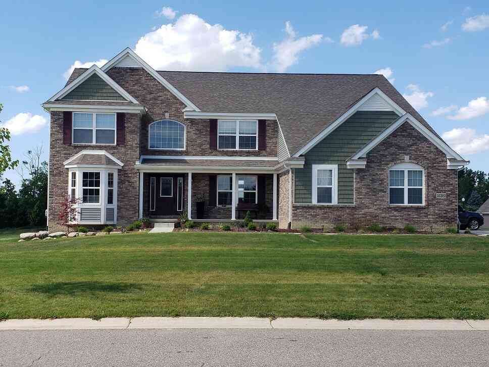 Homes For Sale - 10613 Valley View Drive<br/> Saline, MI 48176
