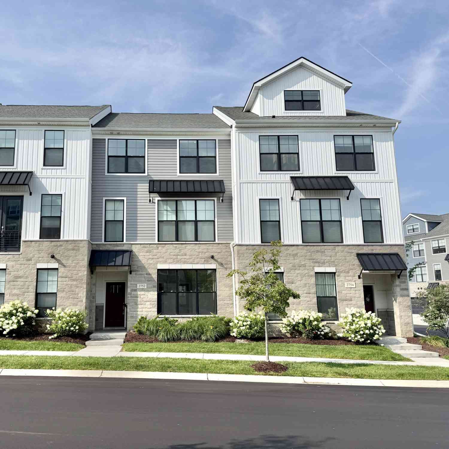 Condo For Sale - 2752 S Spurway Drive<br/> Ann Arbor, MI 48105