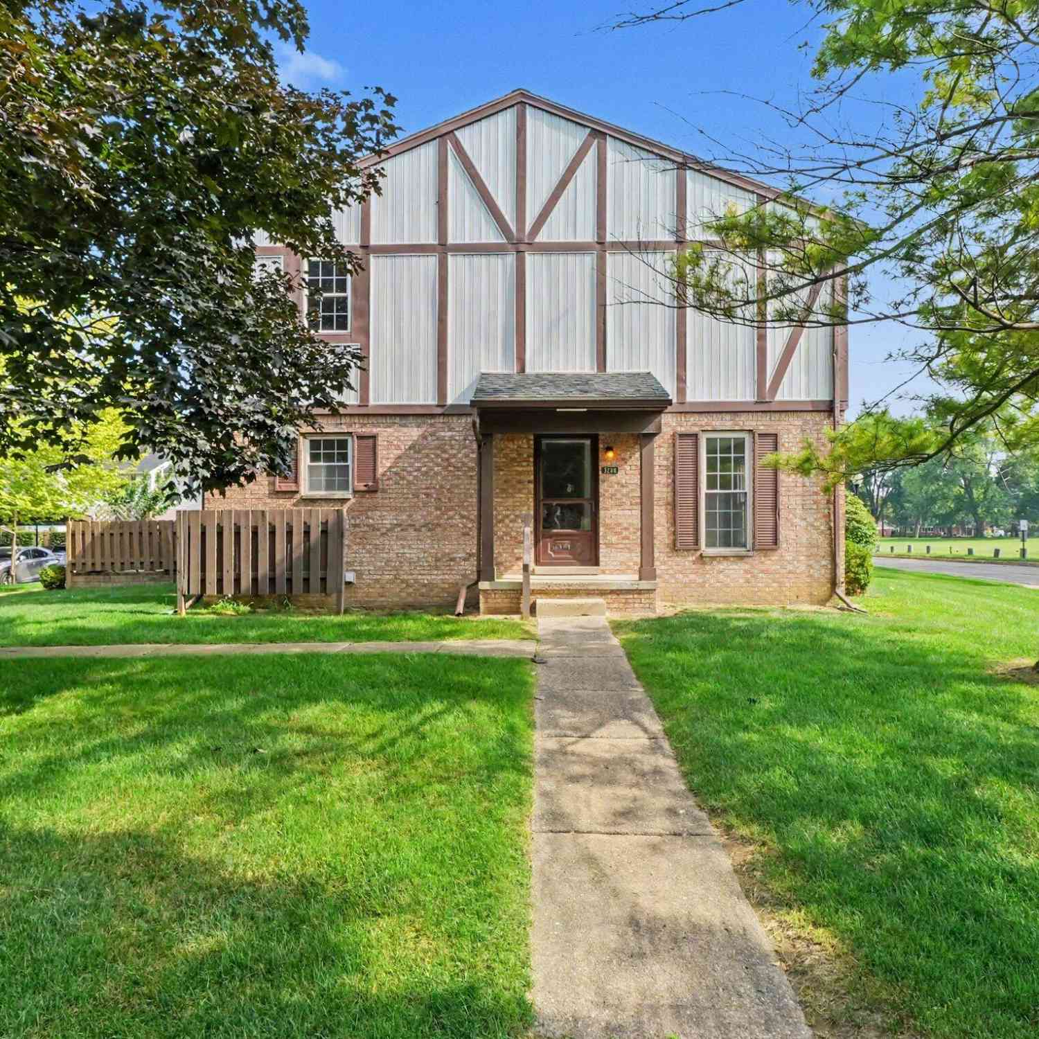 Condo For Sale - 3268 Alpine Drive<br/> Ann Arbor, MI 48108