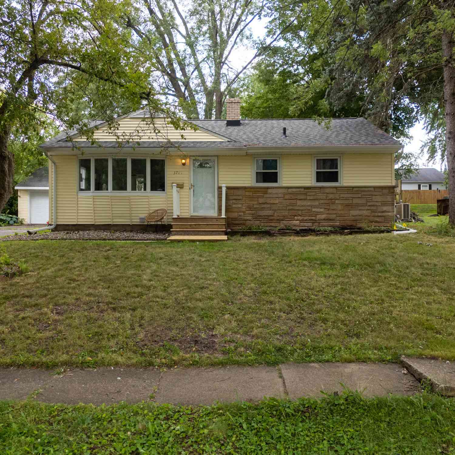 Homes For Sale - 3721 Devonshire Avenue<br/> Kalamazoo, MI 49006