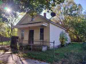 Homes For Sale - 1810 Carroll Street<br/> Saginaw, MI 48601