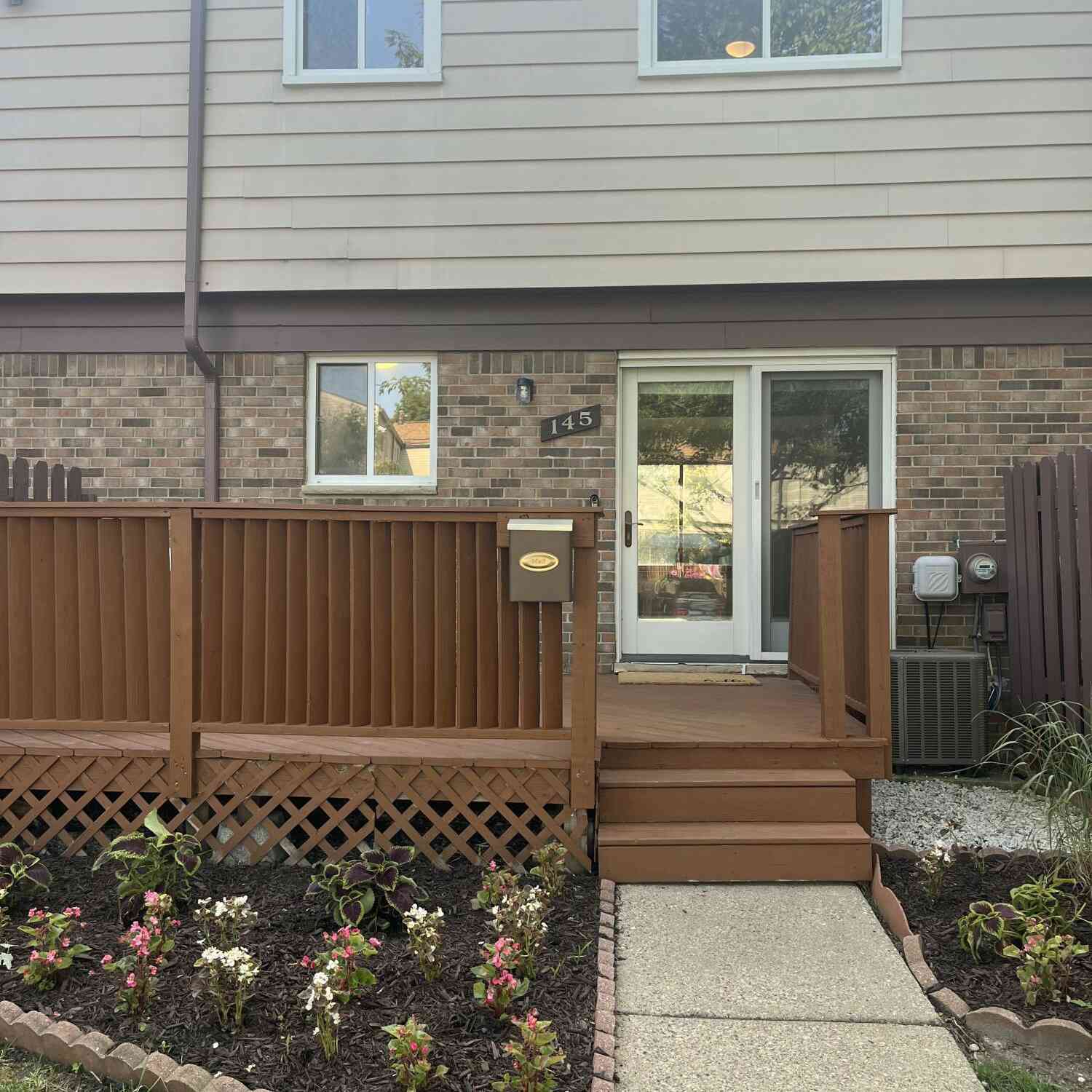 Condo For Sale - 145 Sheffield Drive<br/> Saline, MI 48176