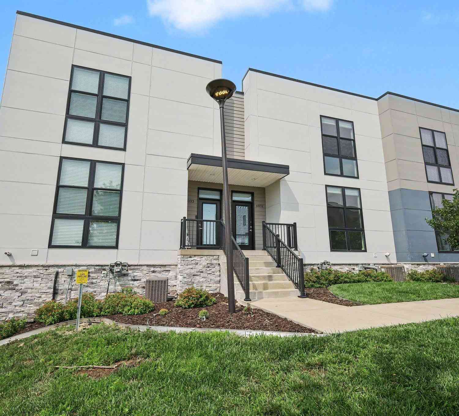 Condo For Sale - 6031 Port View Drive<br/> Grand Rapids, MI 49512