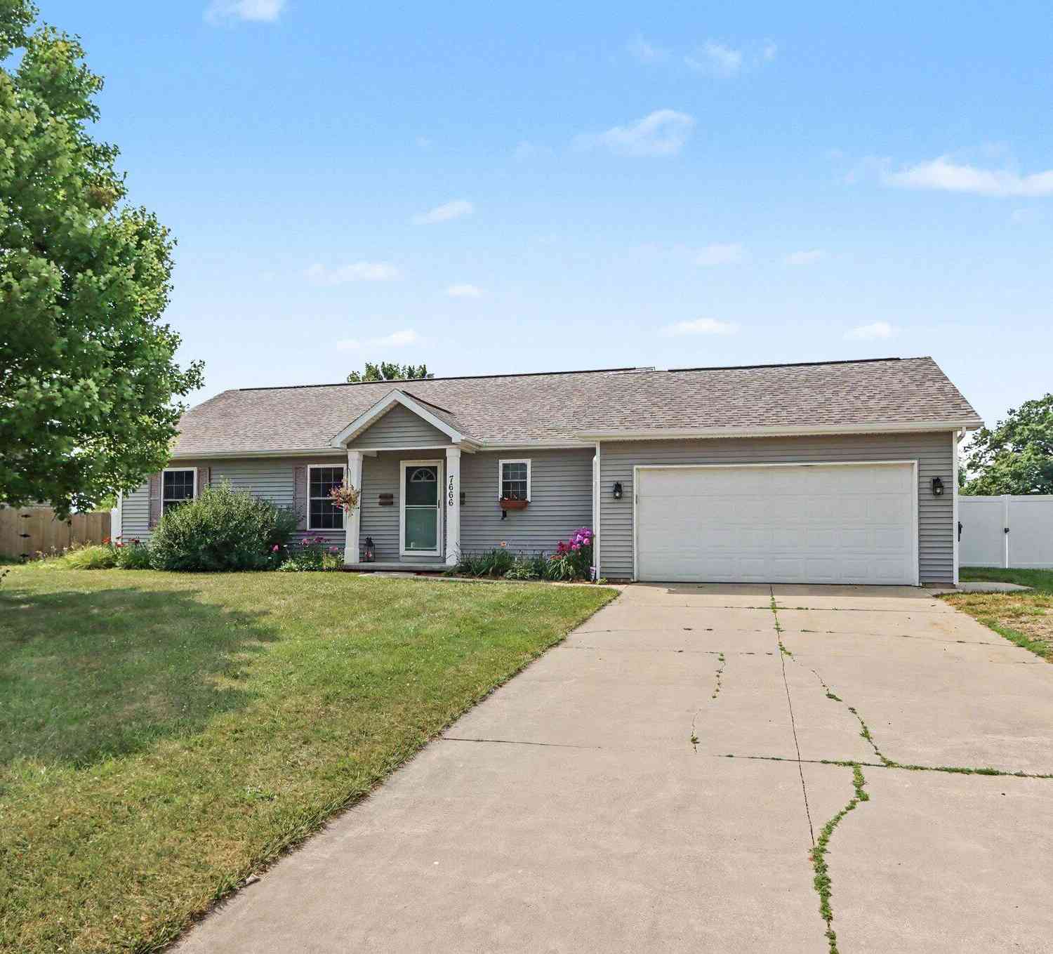 Homes For Sale - 7666 Stermer Drive<br/> Kalamazoo, MI 49048