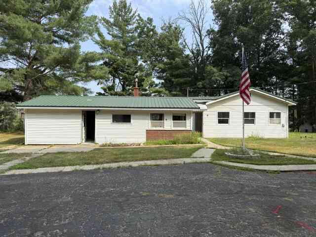 Homes For Sale - 3105 N Evergreen Drive<br/> White Cloud, MI 49349