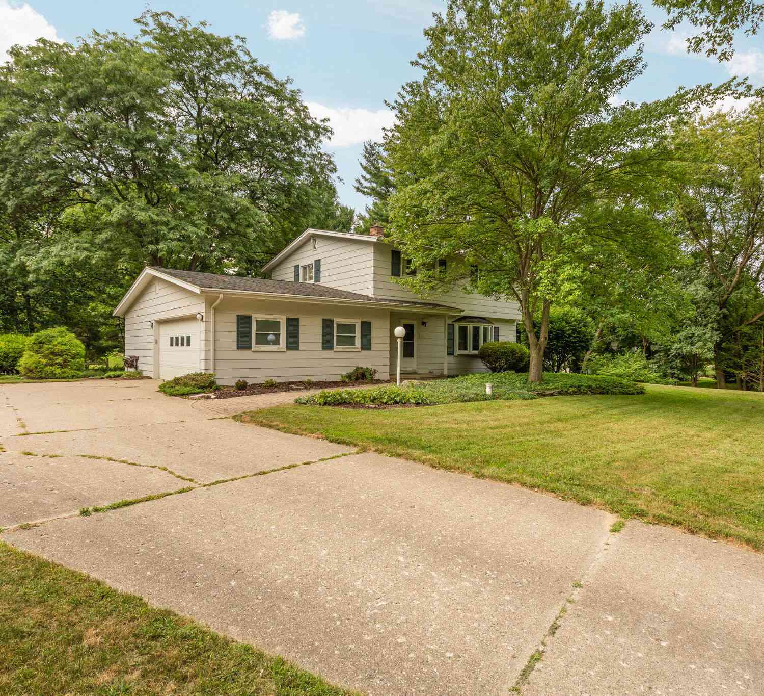 Homes For Sale - 2627 Wayside Drive<br/> Ann Arbor, MI 48103