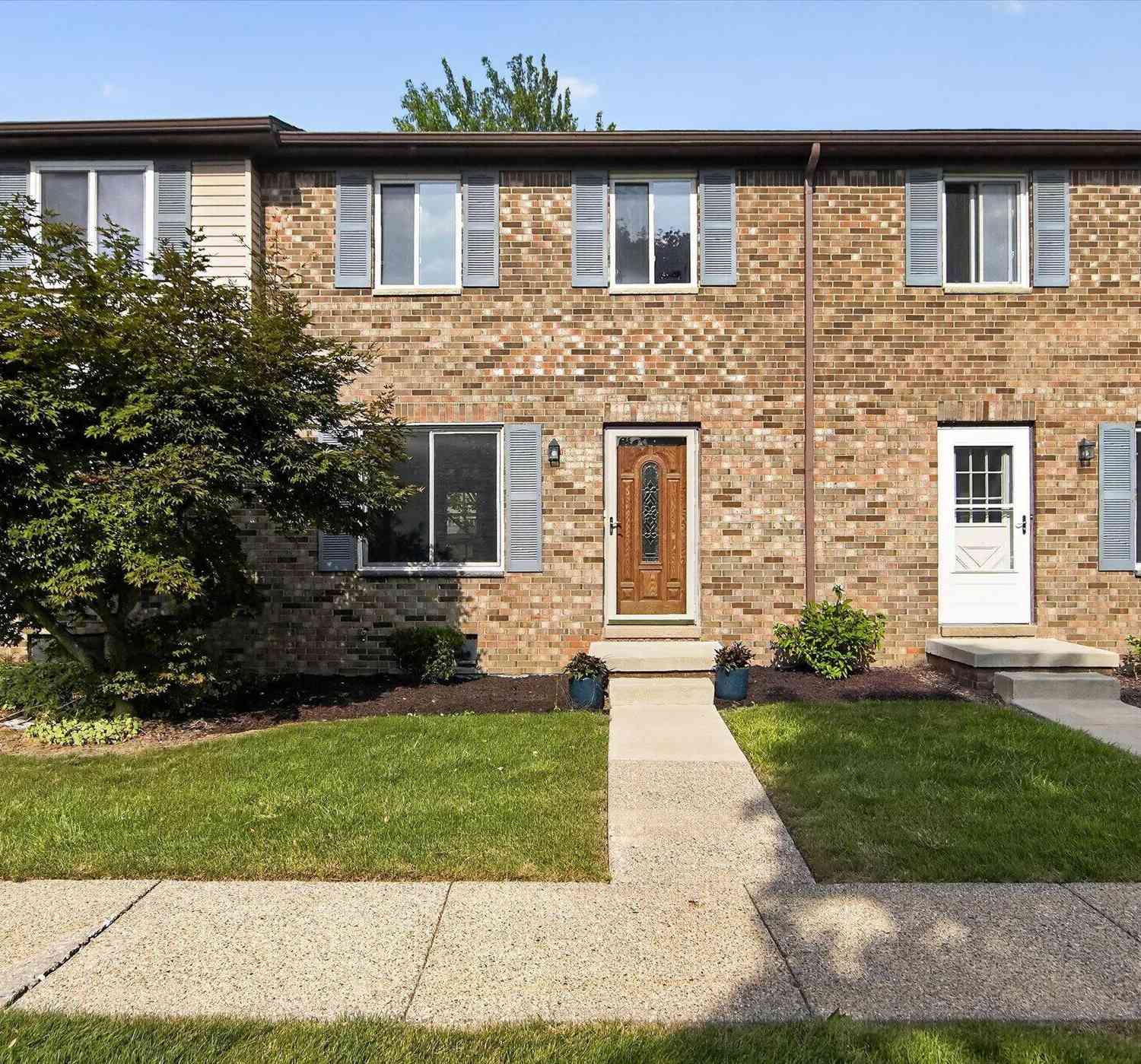 Condo For Sale - 145 Sheffield Drive<br/> Saline, MI 48176
