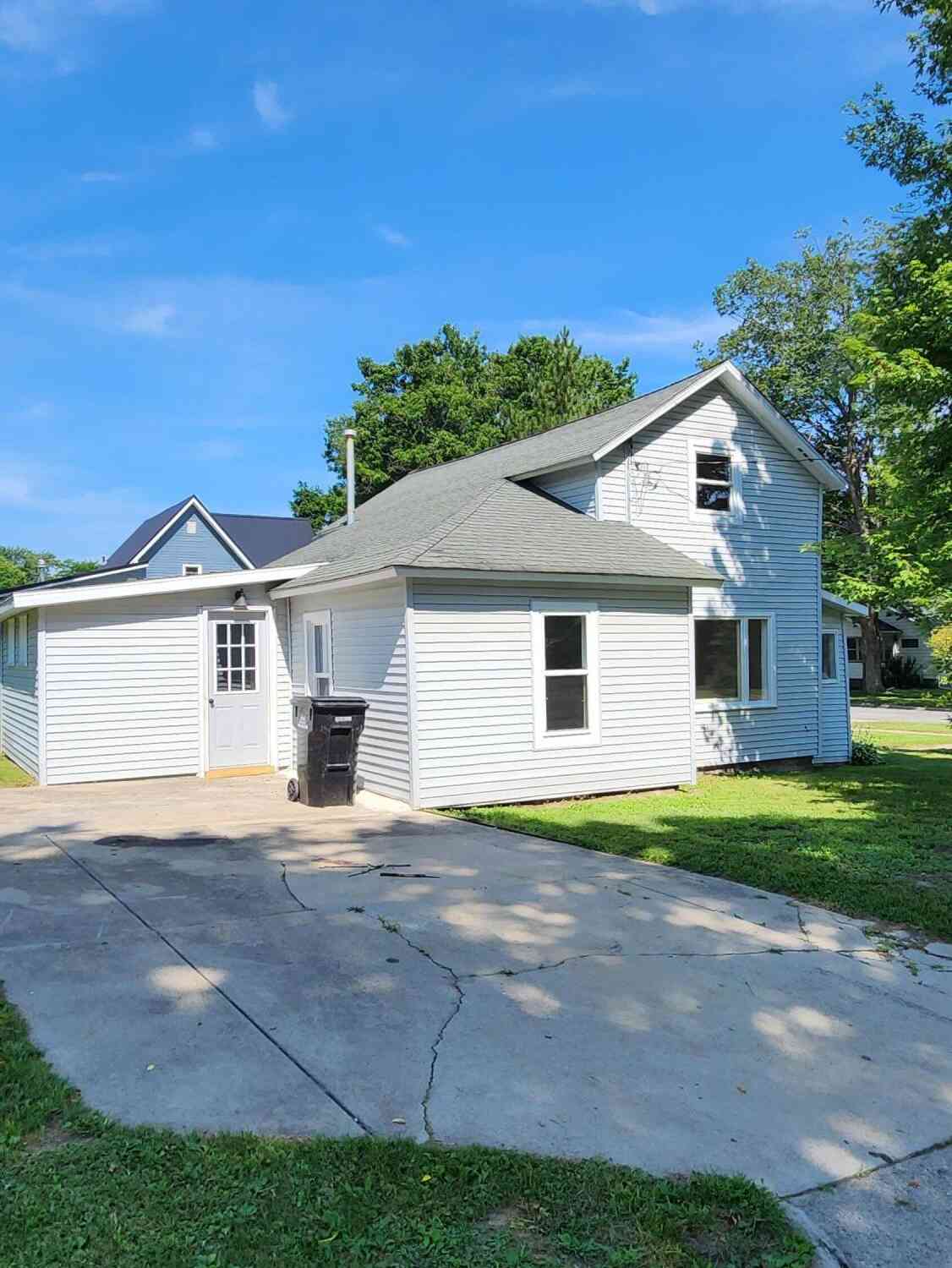 Homes For Sale - 436 E Marshall Street<br/> Hastings, MI 49058