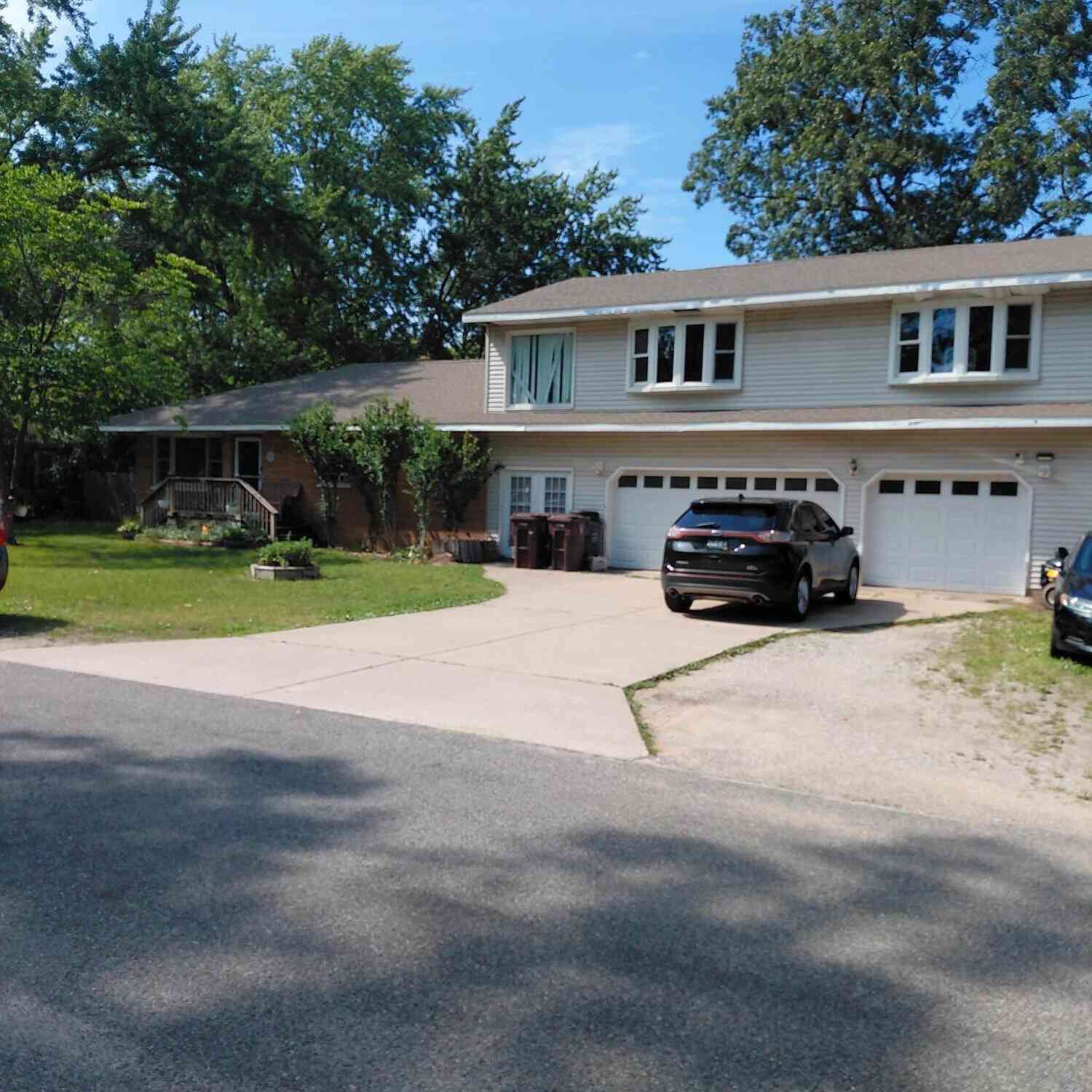 Homes For Sale - 1670 Vine Avenue<br/> Muskegon, MI 49442