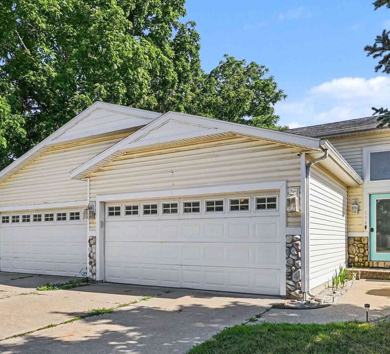 Condo For Sale - 154 W 32nd Street<br/> Holland, MI 49423