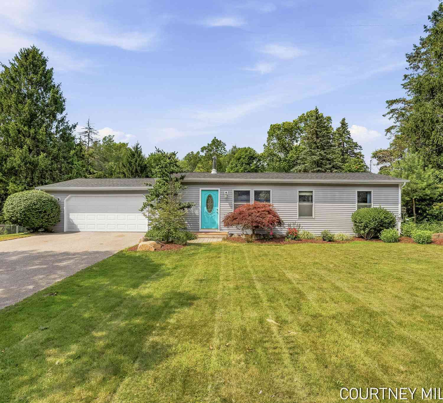 Homes For Sale - 15475 Ransom Street<br/> Holland, MI 49424