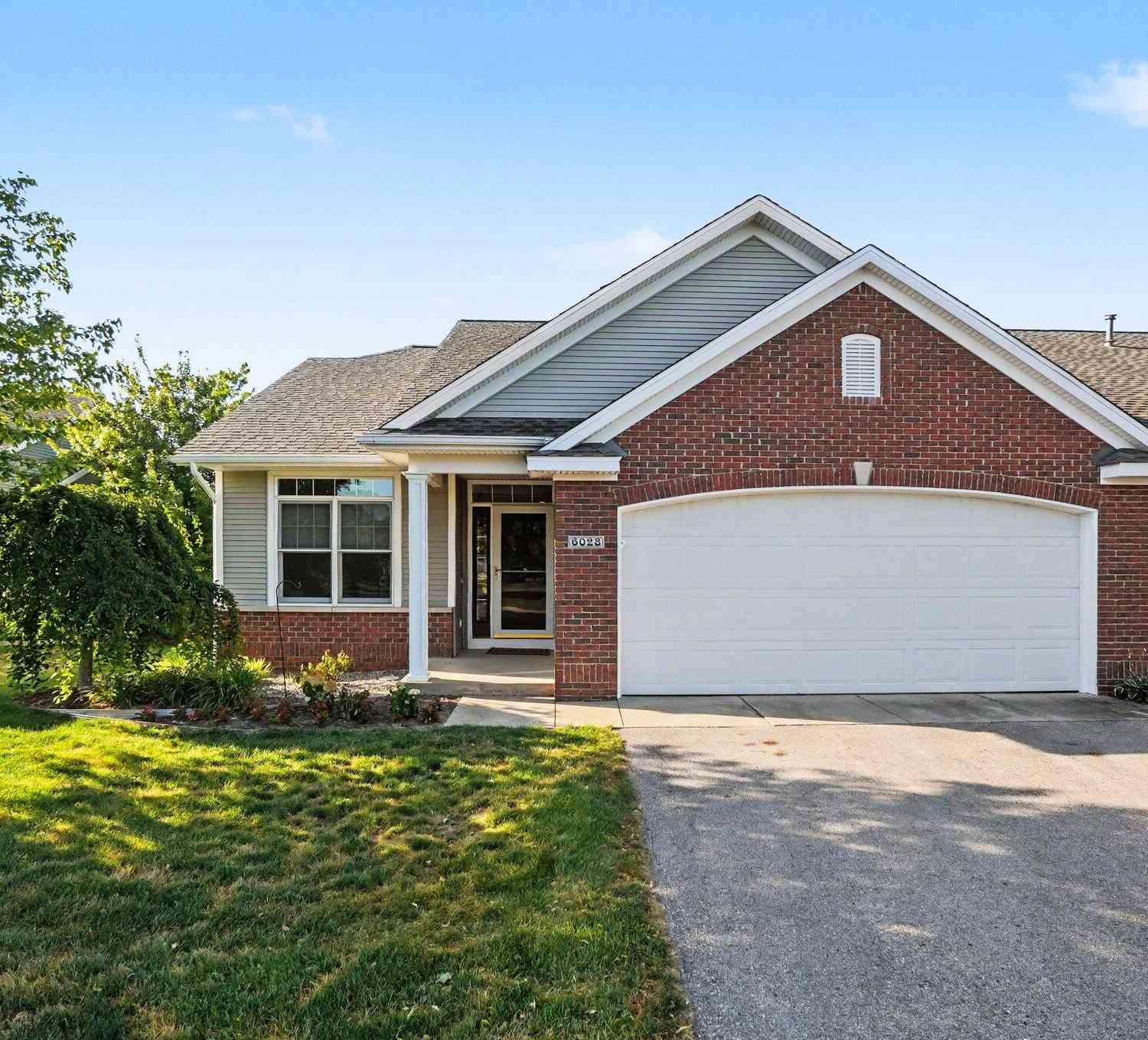 Condo For Sale - 6028 Heritage Meadow Drive<br/> Holland, MI 49423