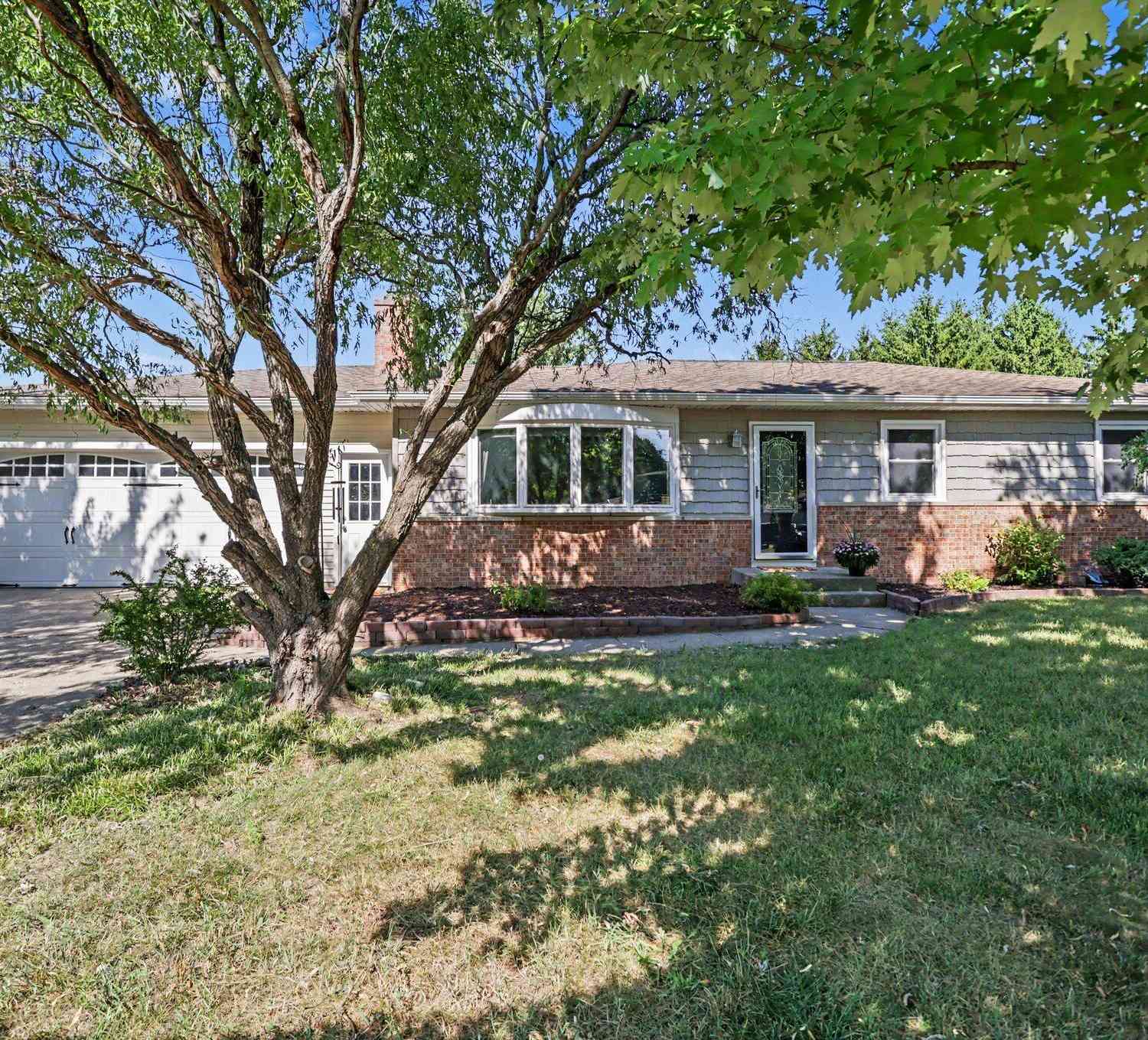 Homes For Sale - 8546 Dolphin Street<br/> Portage, MI 49024