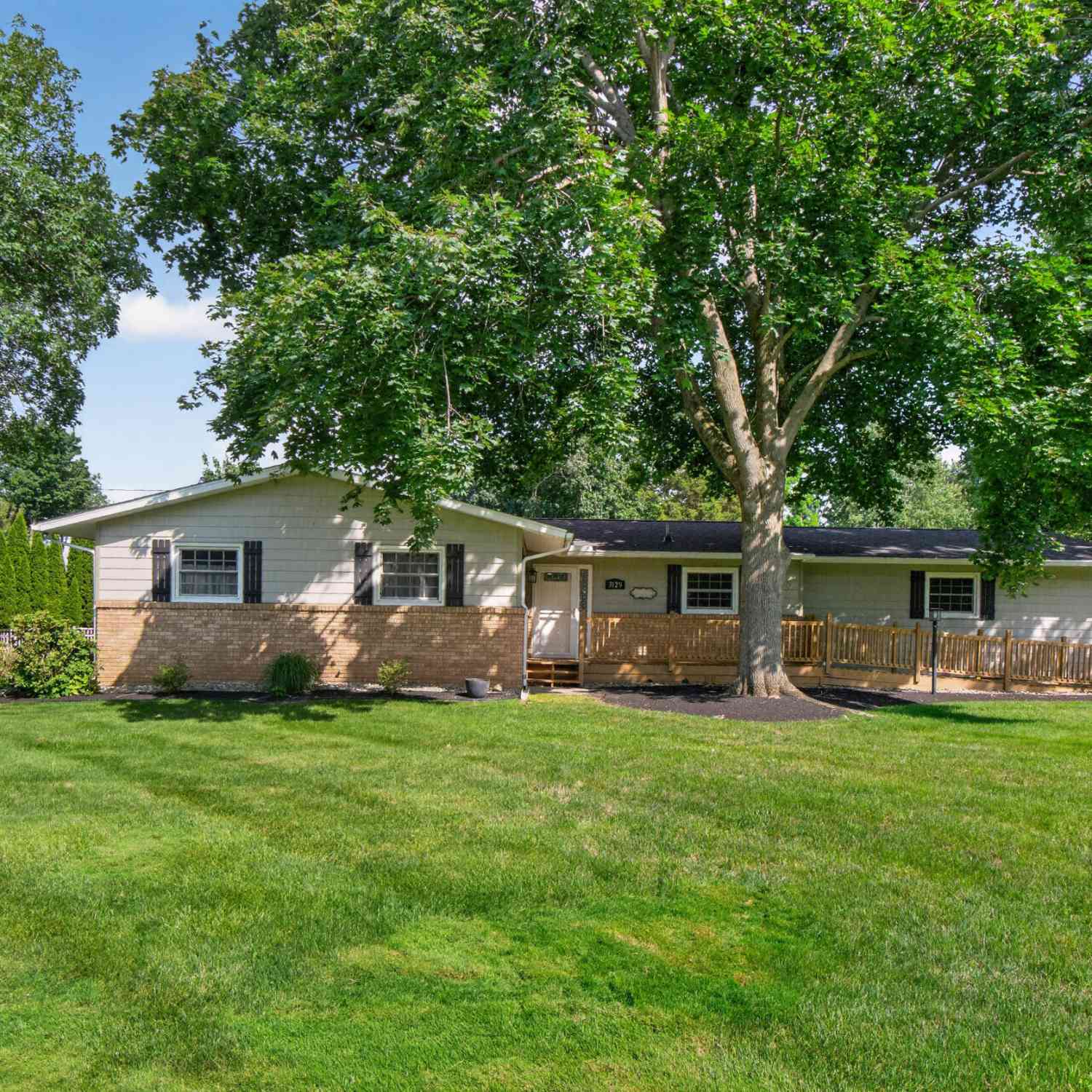 Homes For Sale - 3129 Happy Valley Road<br/> Jackson, MI 49203