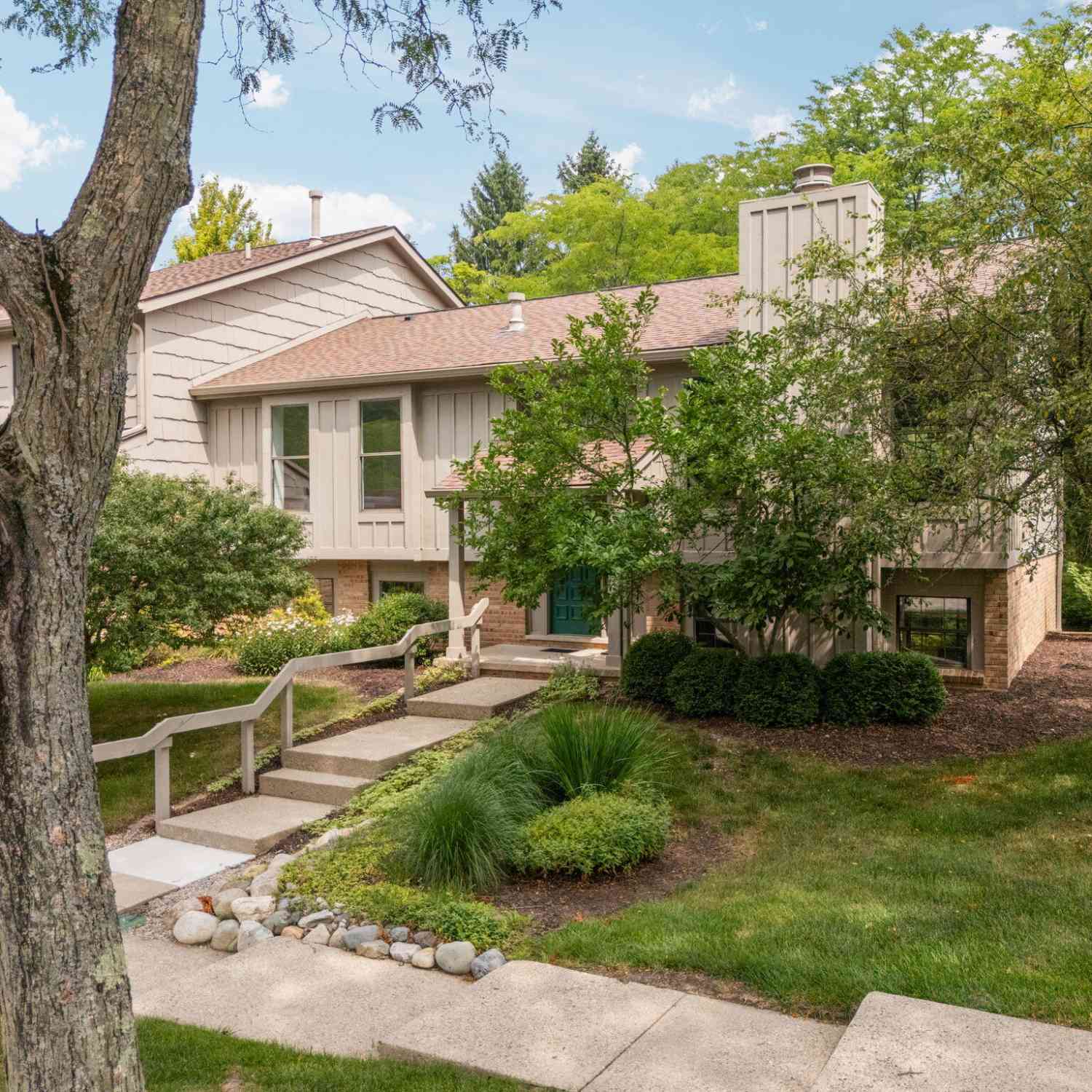 Condo For Sale - 2250 Rivenoak Court<br/> Ann Arbor, MI 48103