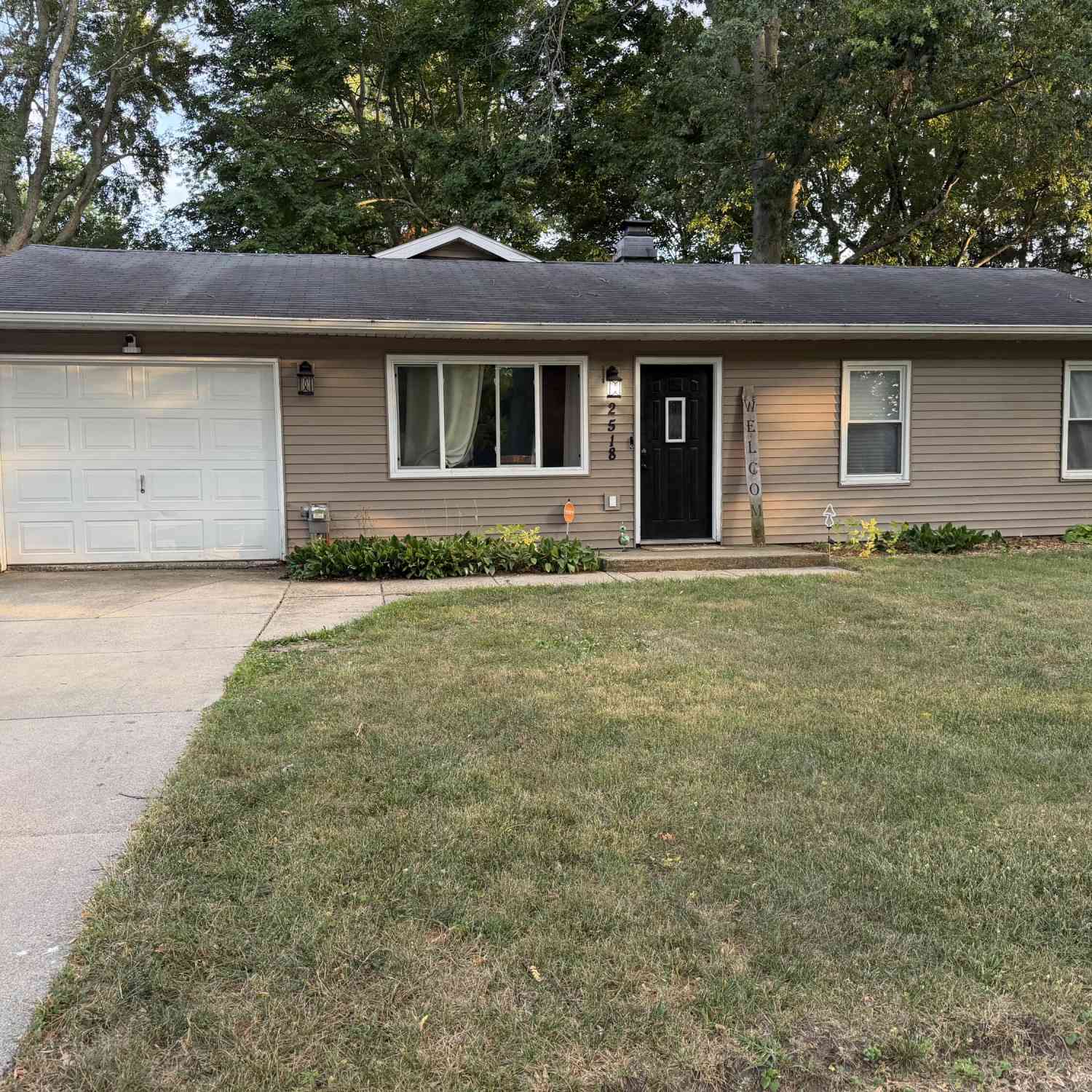 Homes For Sale - 2518 Ashton Avenue<br/> Kalamazoo, MI 49004