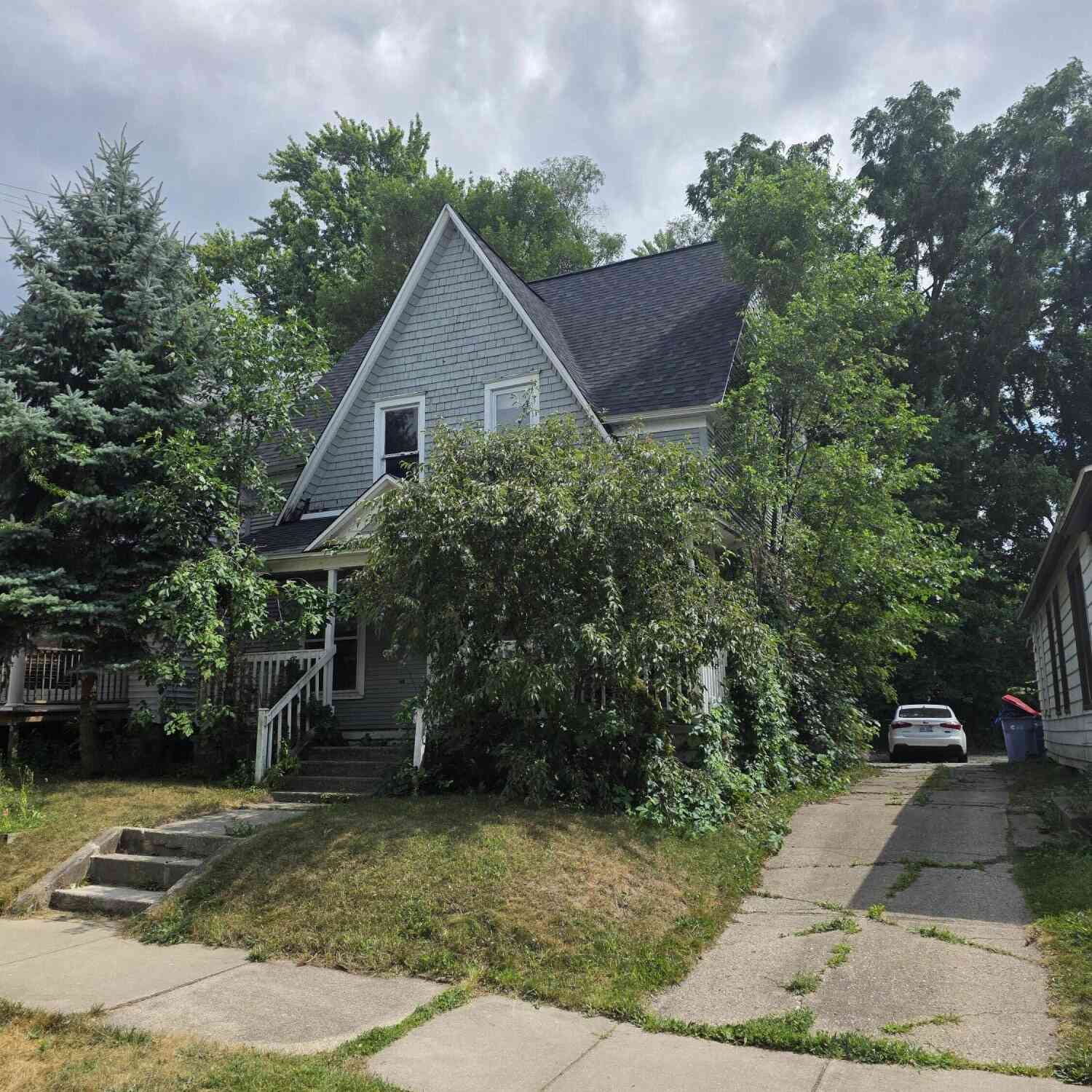 Homes For Sale - 110 Dale Street<br/> Grand Rapids, MI 49505