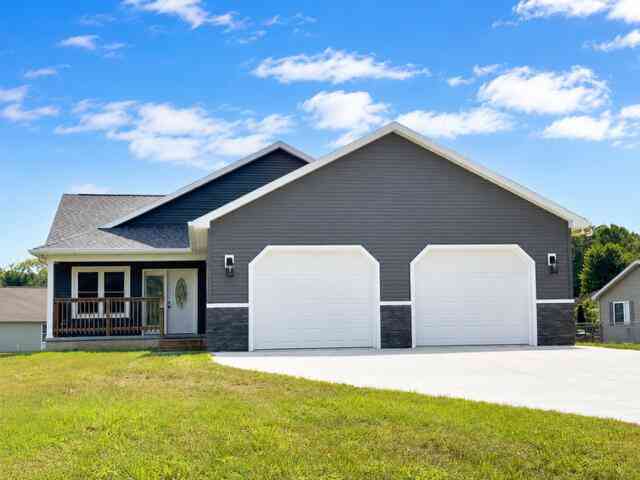 Homes For Sale - 217 W Birch Street<br/> Hillsdale County, Litchfield, MI 49252