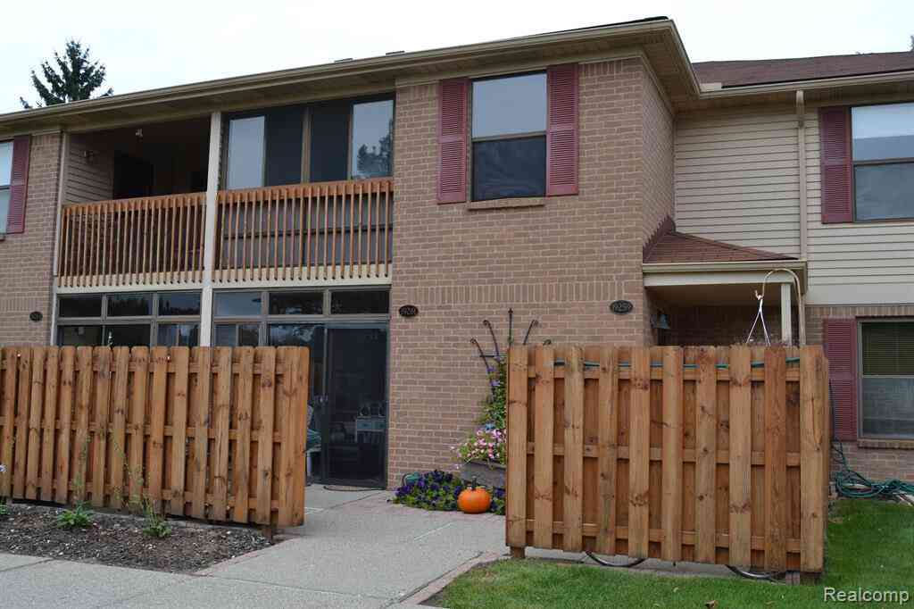 Condo For Rent - 19259 Surrey Lane<br/> Northville, MI 48167