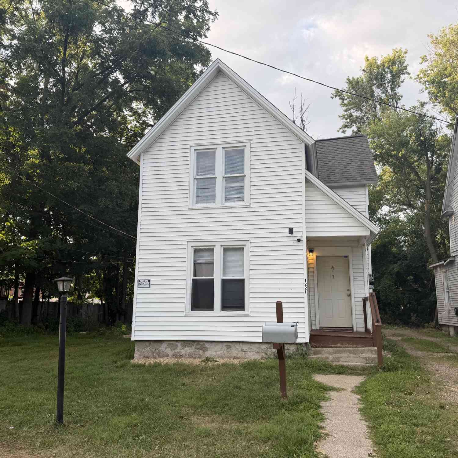 Multifamily For Rent - 1221 Wells Place #2<br/> Kalamazoo County, Kalamazoo, MI 49001
