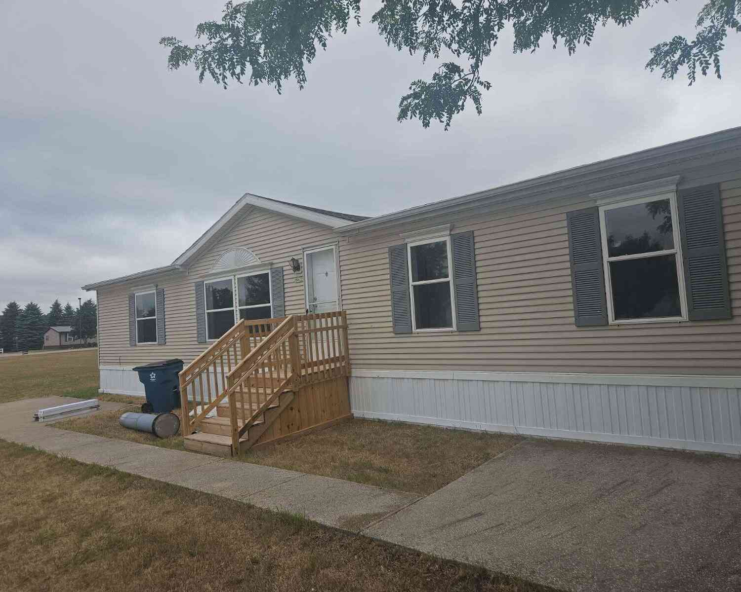 Mobile Home For Sale - 20828 Grandville Road<br/> Big Rapids, MI 49307