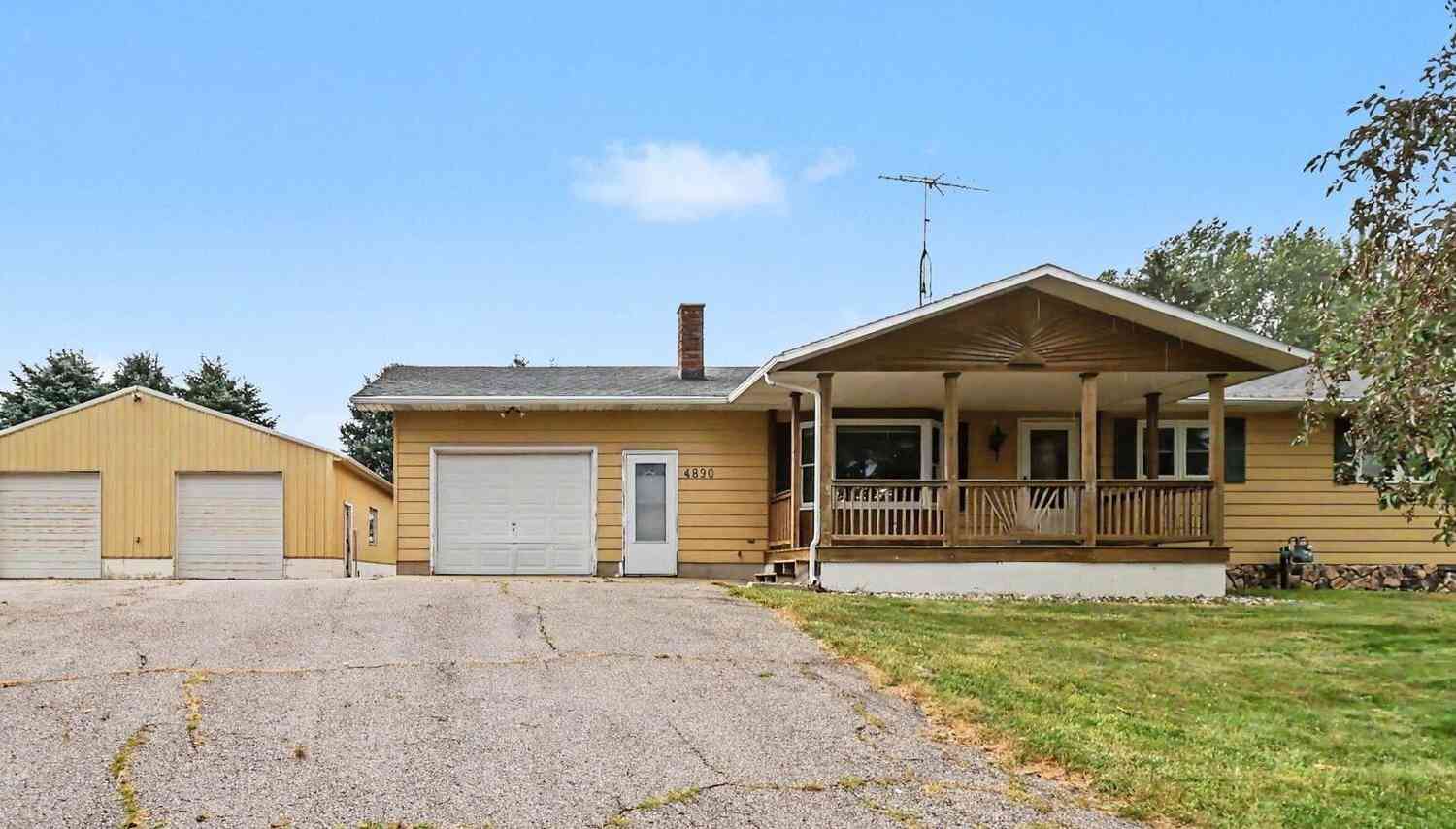 Homes For Sale - 4890 W Kinney Road<br/> Ludington, MI 49431
