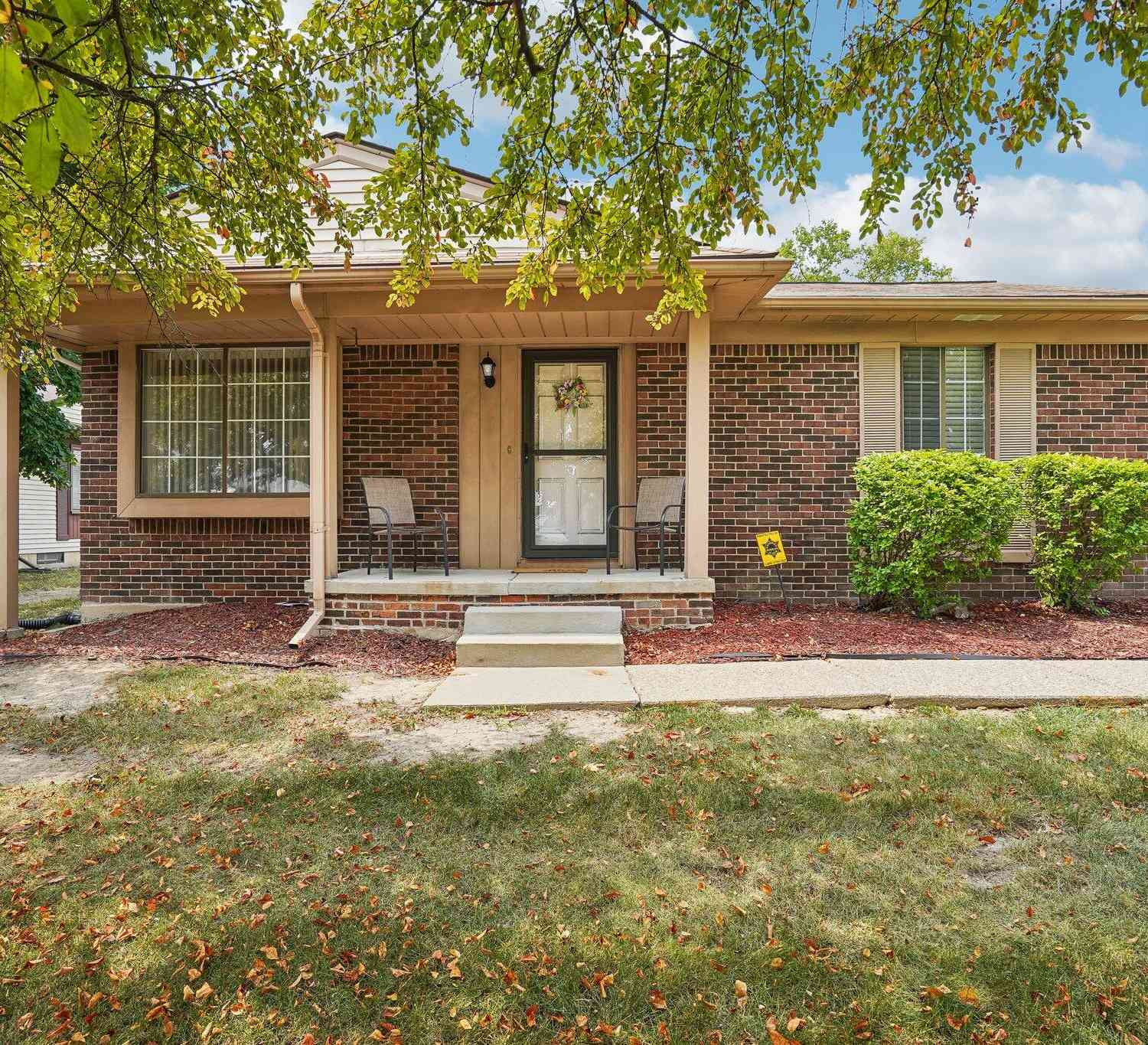 Condo For Sale - 2994 Roundtree Drive<br/> Troy, MI 48083