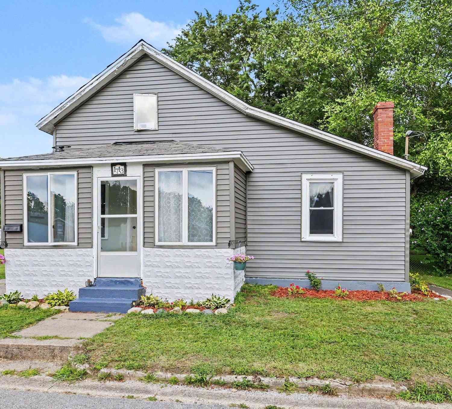 Homes For Sale - 1713 N 12th Street<br/> Niles, MI 49120