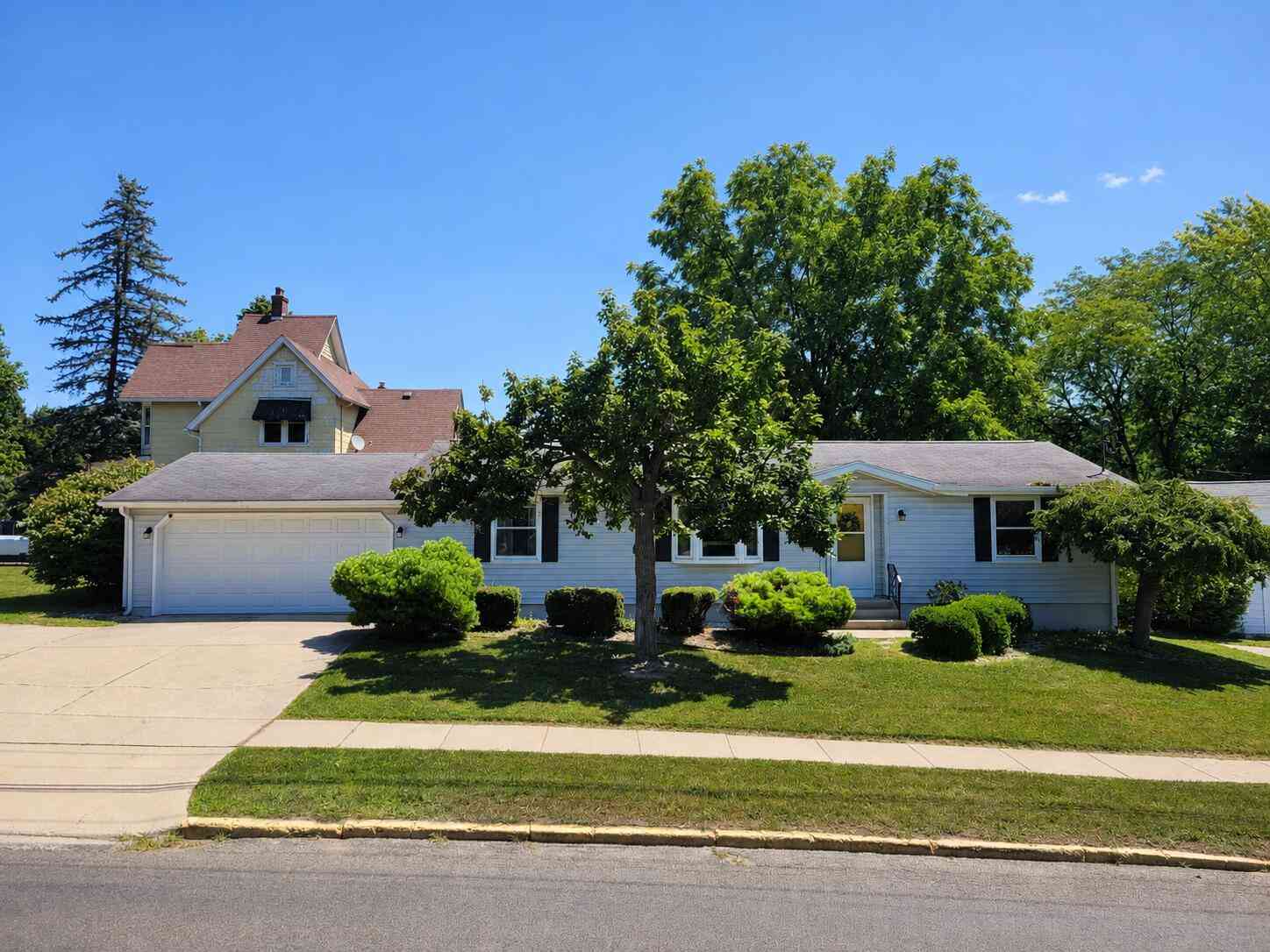 Homes For Sale - 221 S Madison Street<br/> Adrian, MI 49221