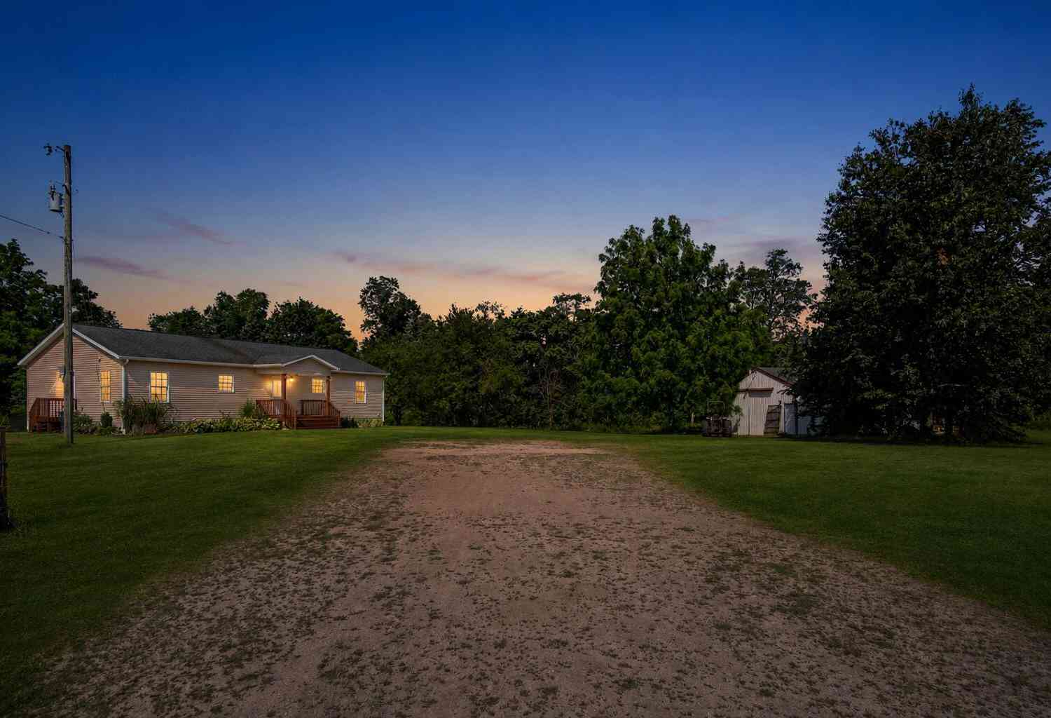 Mobile Home For Sale - 11159 Gravel Ridge Road<br/> Lakeview, MI 48850