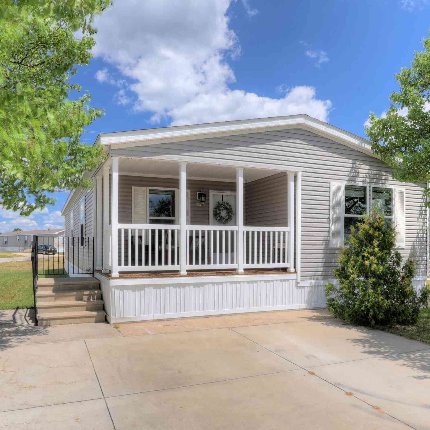 Mobile Home For Sale - 3496 Meadow Lark Lane #174<br/> Zeeland, MI 49464