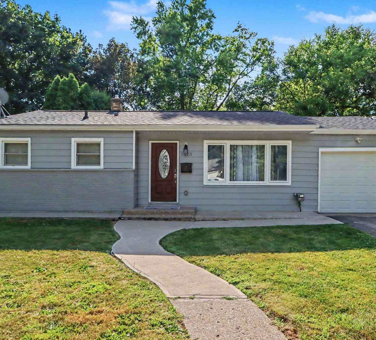 Homes For Sale - 1323 Coolidge Avenue<br/> Kalamazoo, MI 49006
