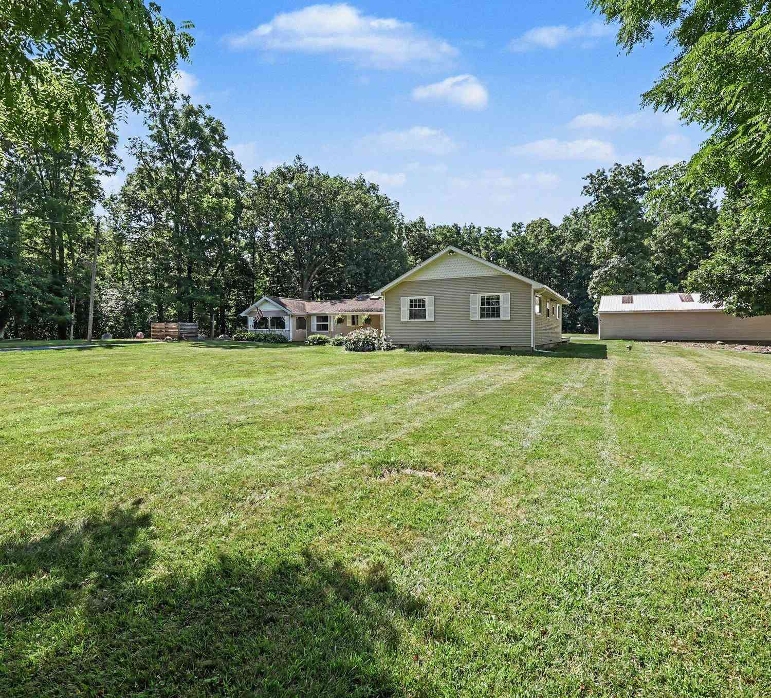 Homes For Sale - 2125 W Kimmel Road<br/> Jackson, MI 49201