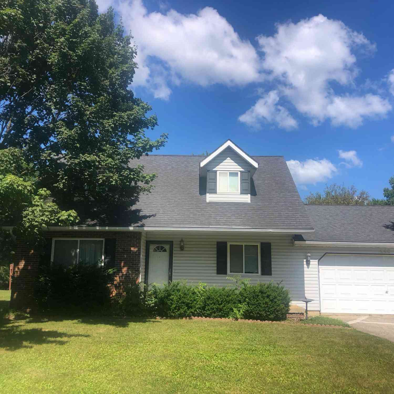 Homes For Sale - 445 Mansfield Drive<br/> Lapeer, MI 48446