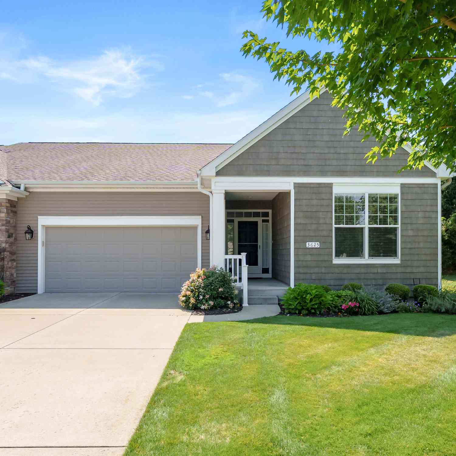 Condo For Sale - 3625 Whicker Pointe<br/> Kalamazoo, MI 49006