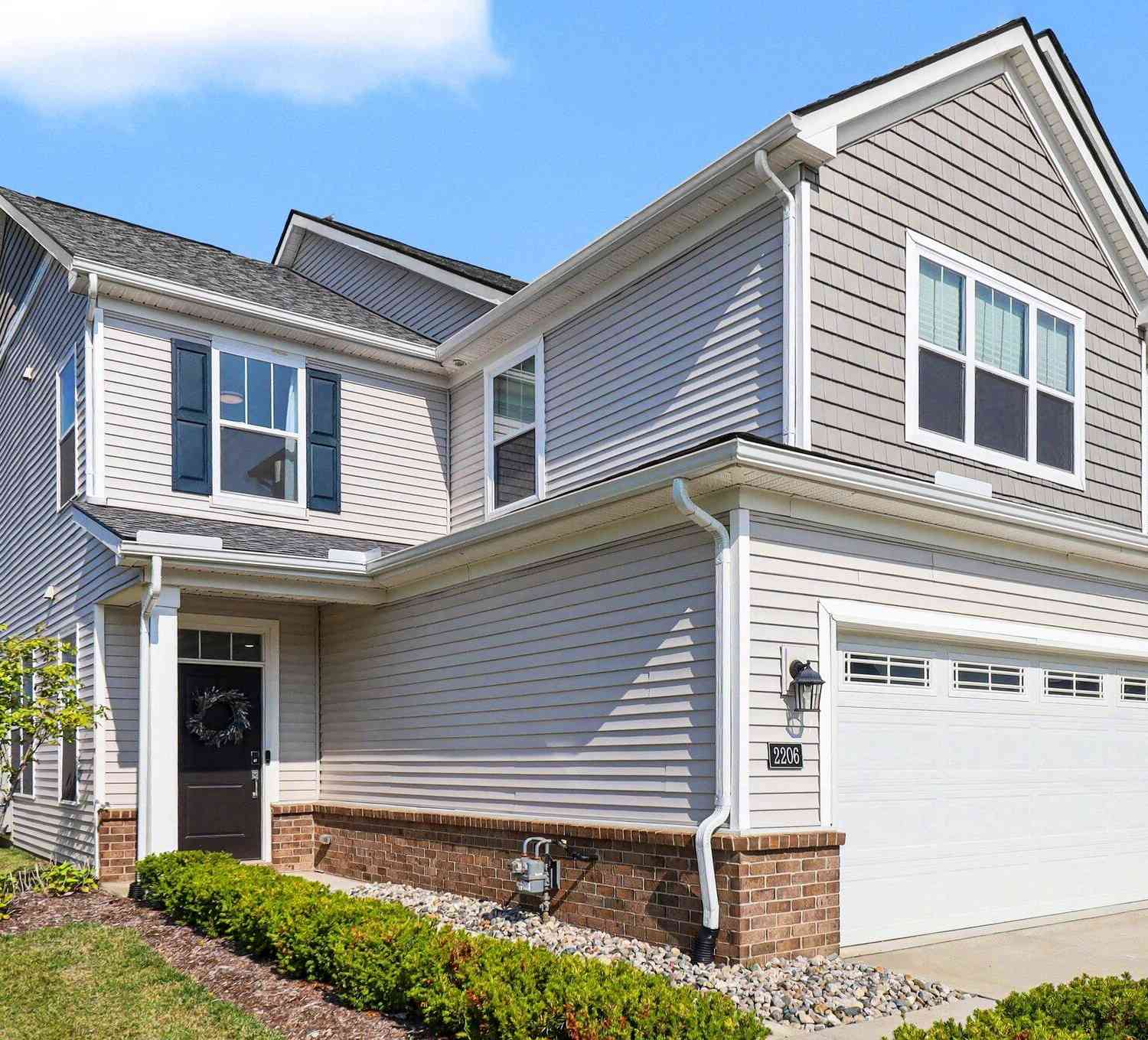 Condo For Sale - 2206 Mill Lane<br/> Saline, MI 48176
