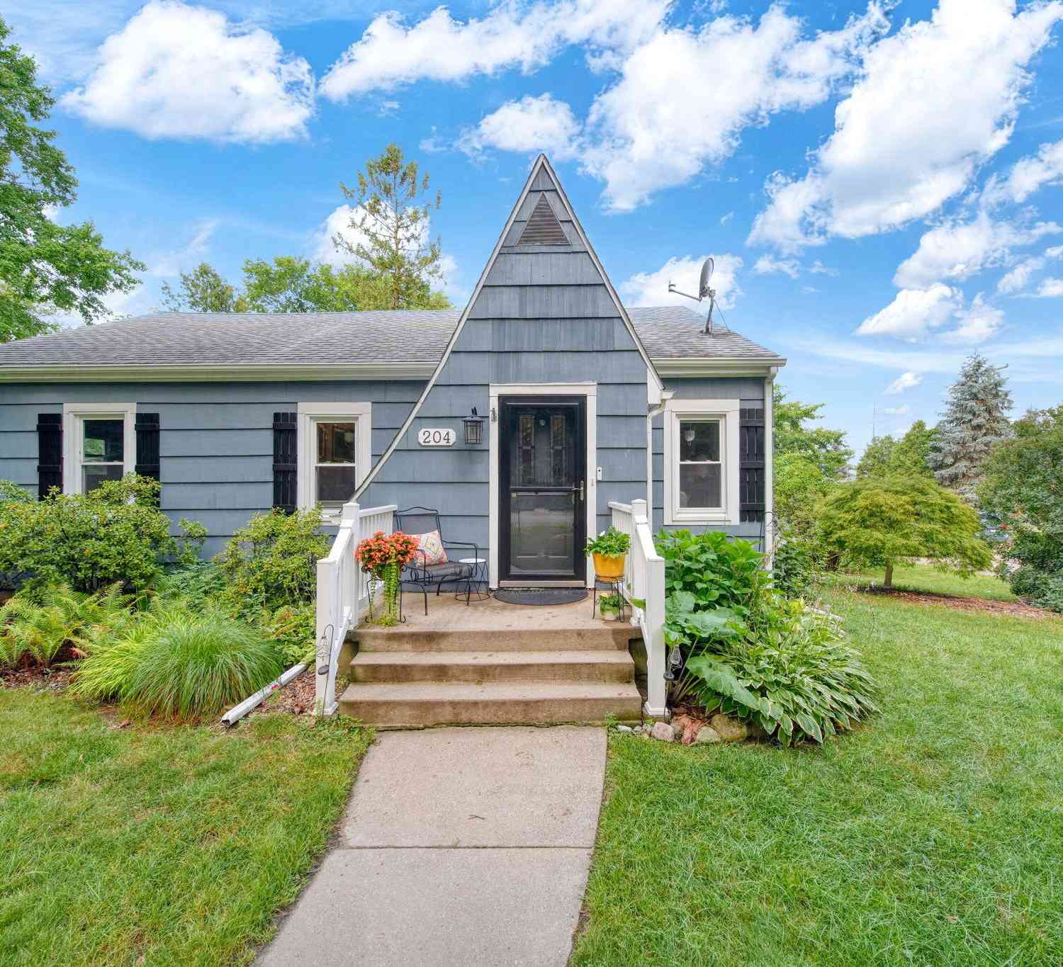 Homes For Sale - 204 Westover Street<br/> Ann Arbor, MI 48103