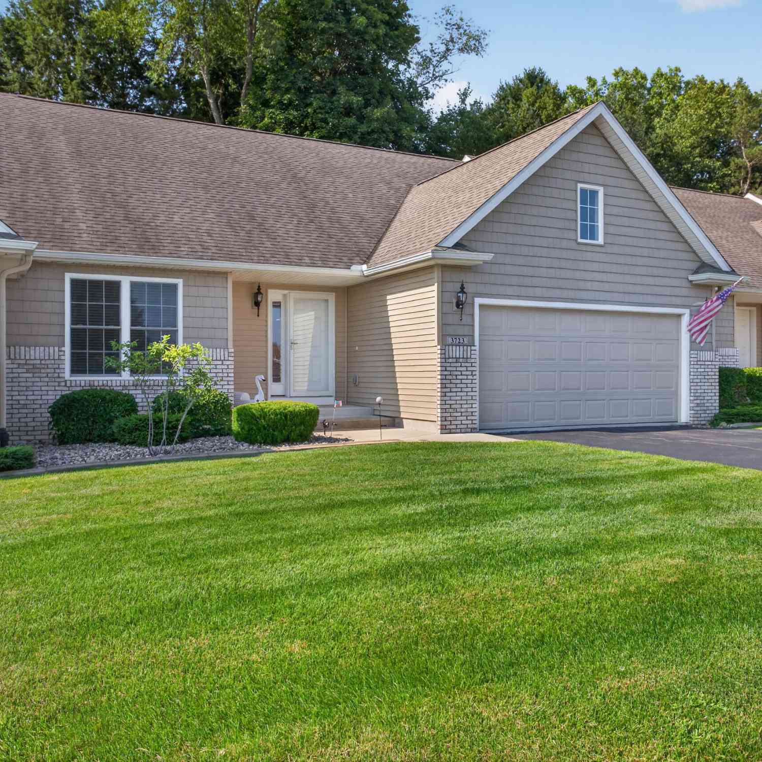 Condo For Sale - 3723 Terrace Hills Lane #10<br/> Jackson, MI 49203