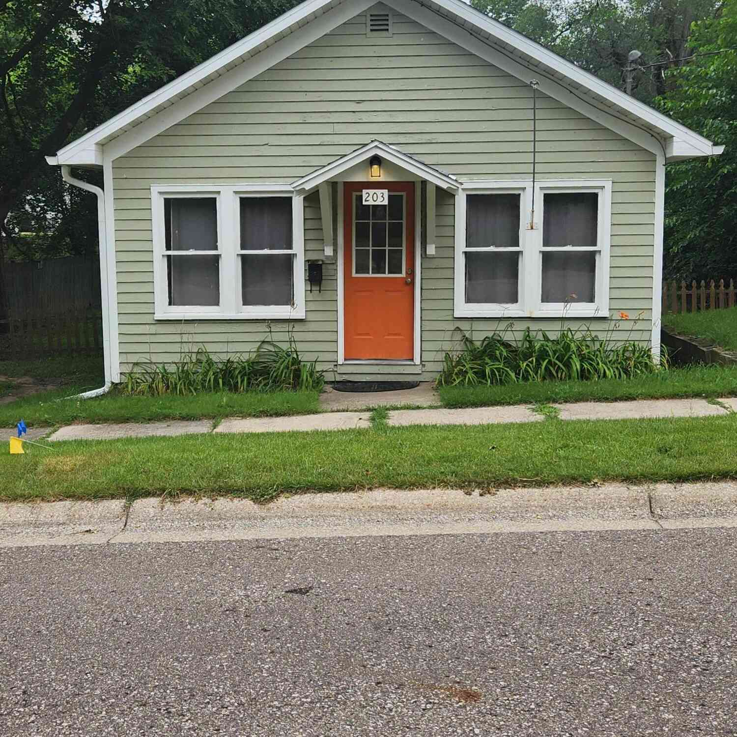 Homes For Sale - 203 Jefferson Street<br/> Dowagiac, MI 49047