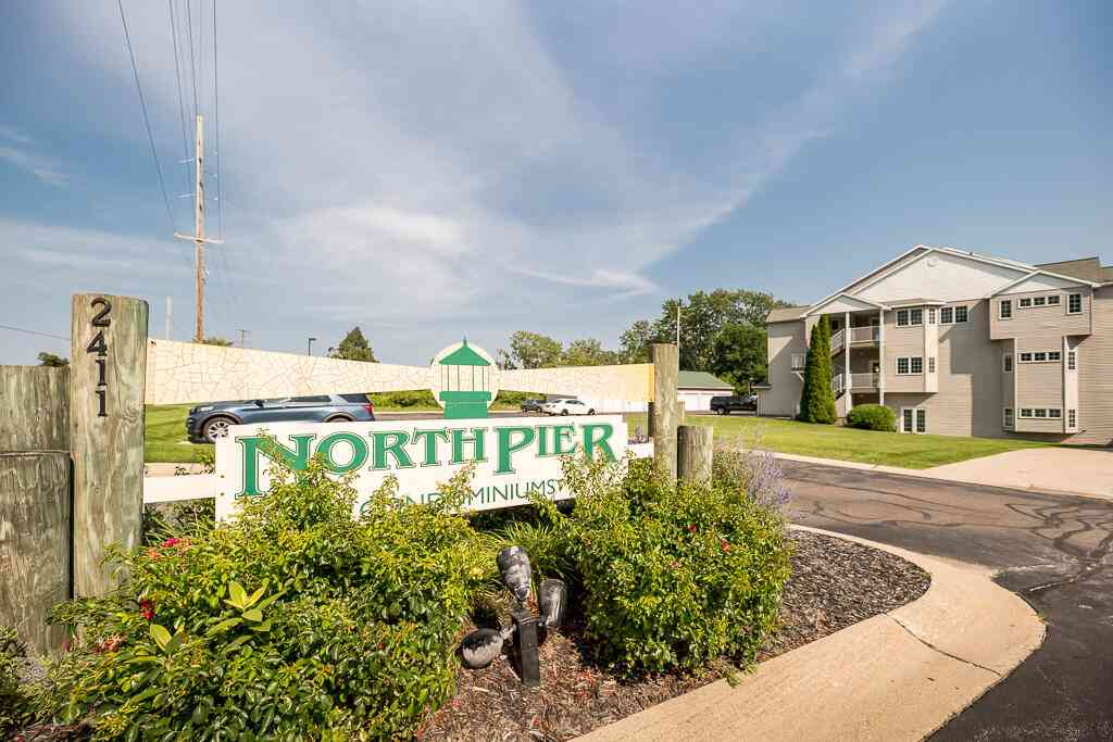 Condo For Sale - 2411 Lake Avenue #15<br/> Muskegon, MI 49445