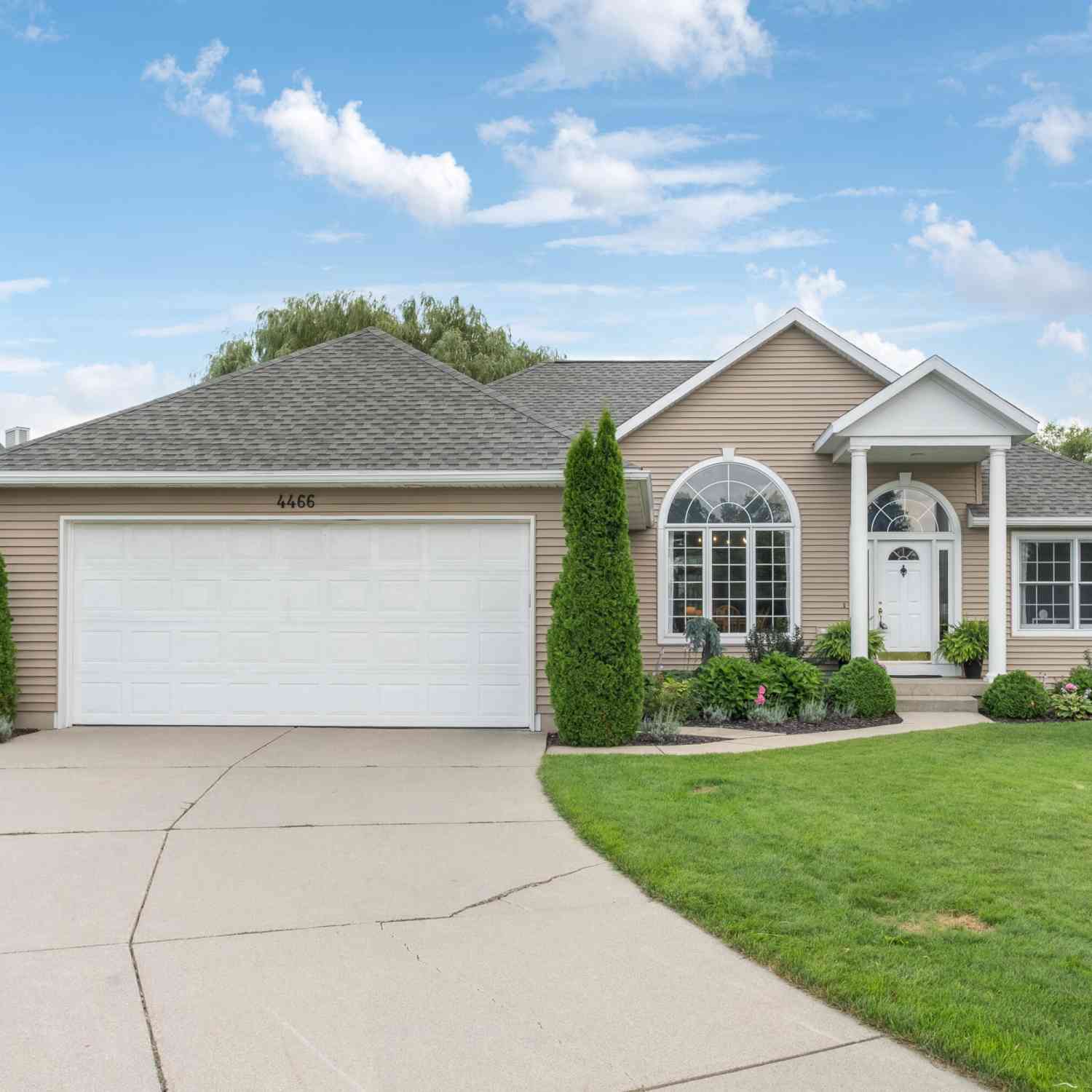 Homes For Sale - 4466 Lytham Drive<br/> Hudsonville, MI 49426
