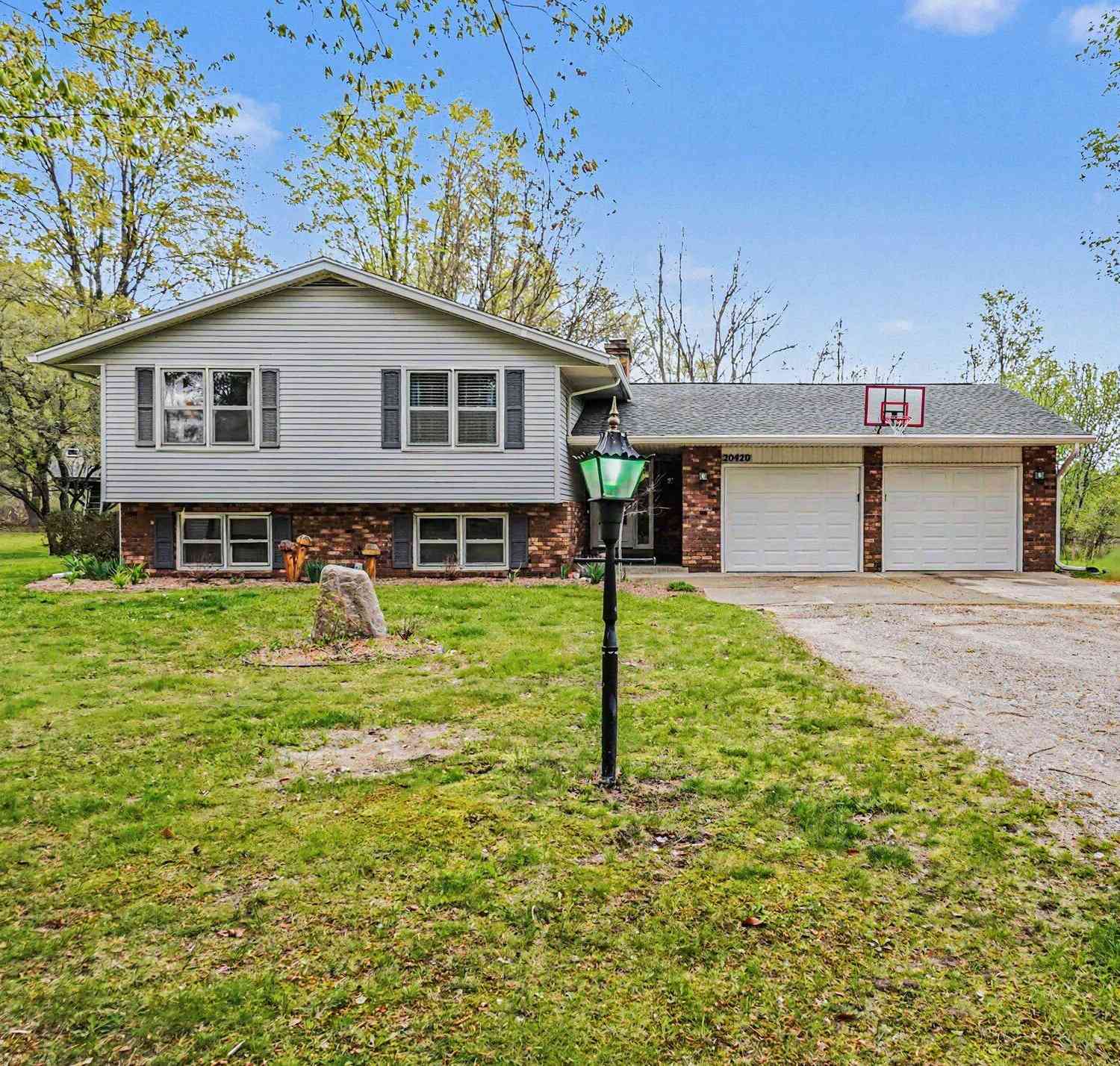 Homes For Sale - 20420 Thornapple Lane<br/> Big Rapids, MI 49307