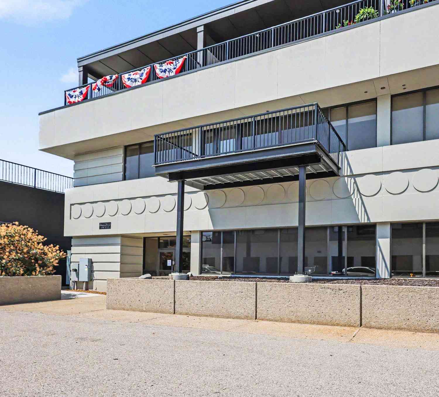 Condo For Sale - 300 Washington Avenue #4<br/> Grand Haven, MI 49417