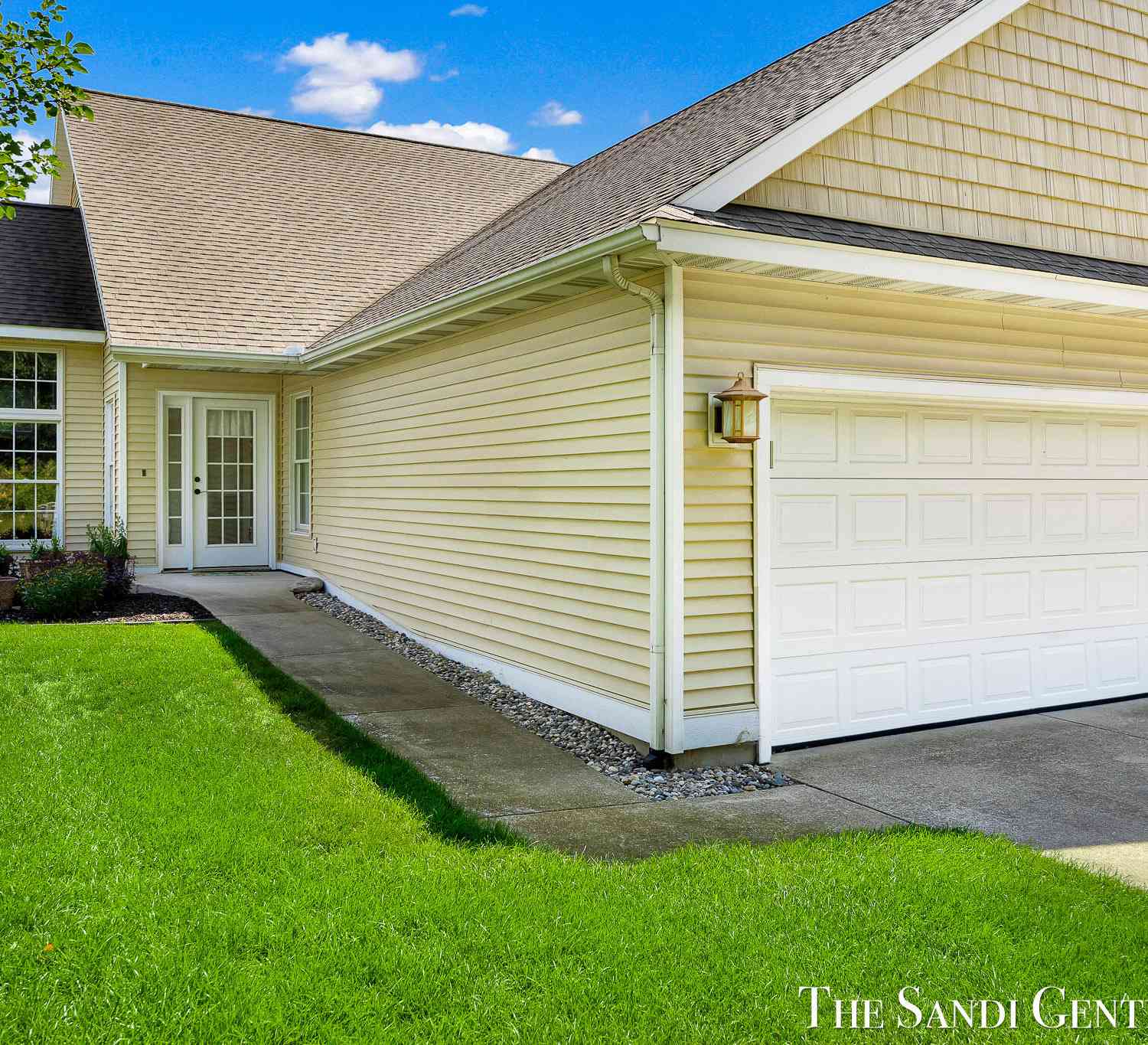Condo For Sale - 17644 Dustin Drive #16<br/> Spring Lake, MI 49456
